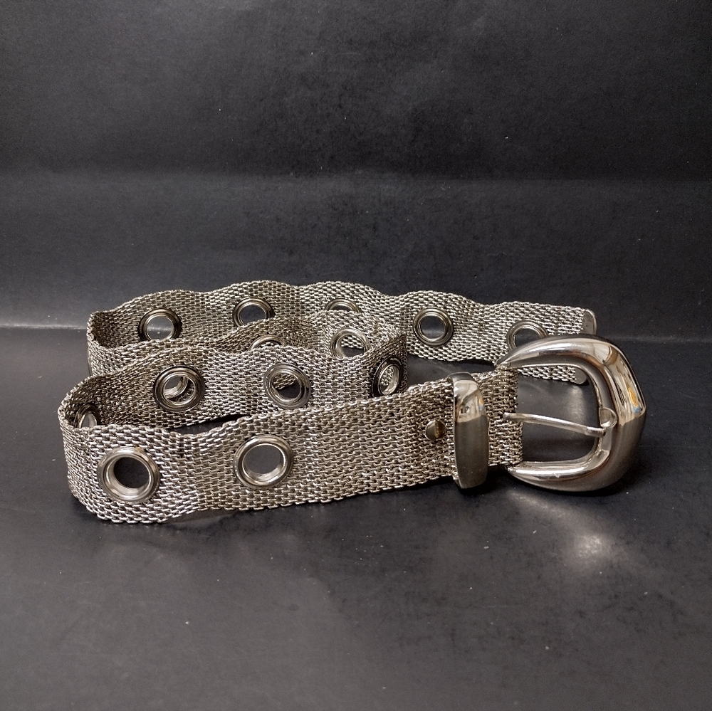 NEW - VINTAGE SILVER TONE MEATAL MESH  WOMEN'S BELT (  length 32 in )